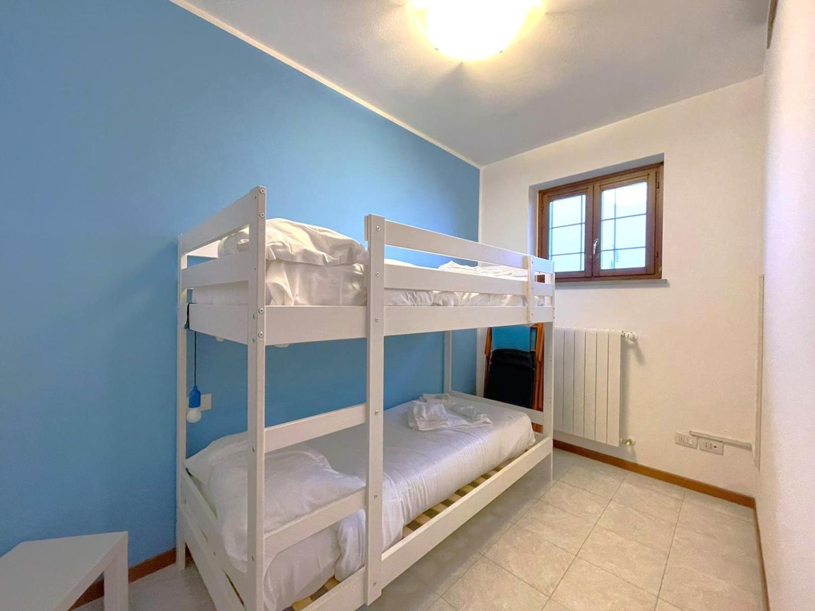 Happy Guest Apartments - Lake View And Pool Riva di Solto Exterior photo